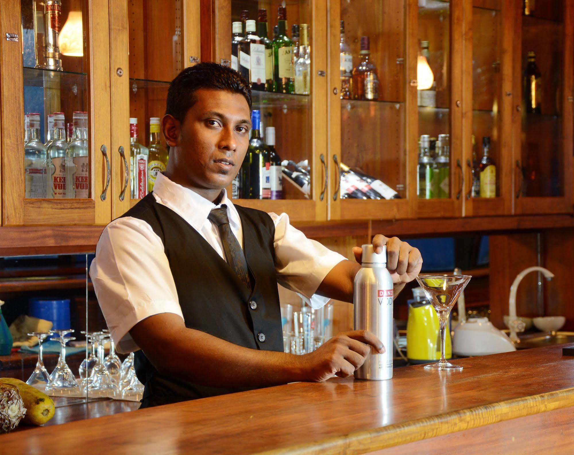 Mount Breeze Hotel Dehiwala-Mount Lavinia Kültér fotó